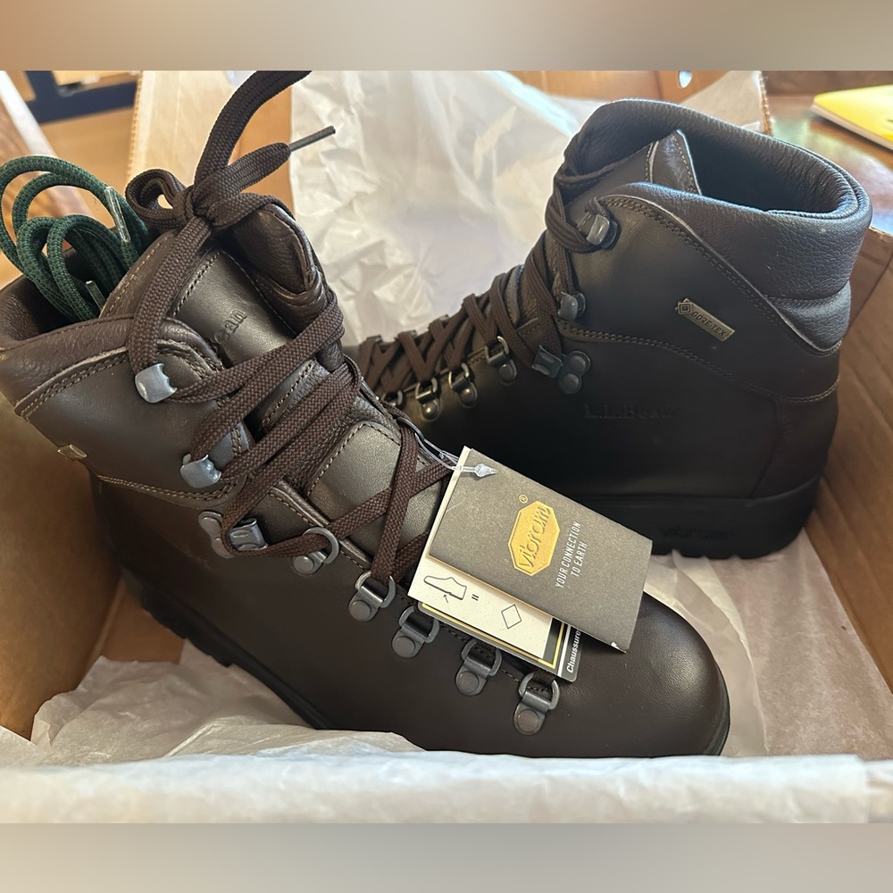 NIB LL Bean Women’s Cresta Hiking Boots, 10W